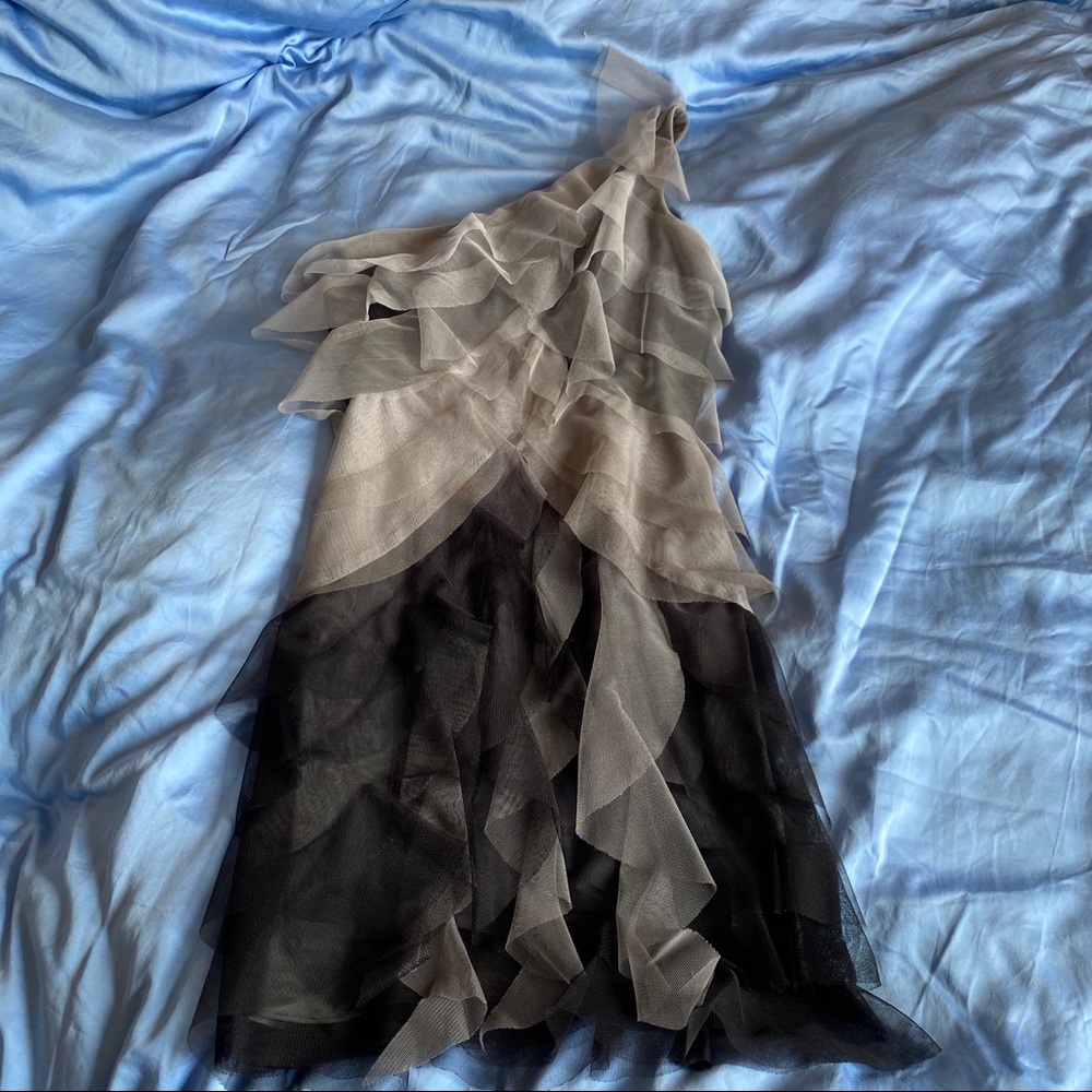 BCBGMAXAZRIA dress gray ruffle one shoulder - Picture 5 of 8